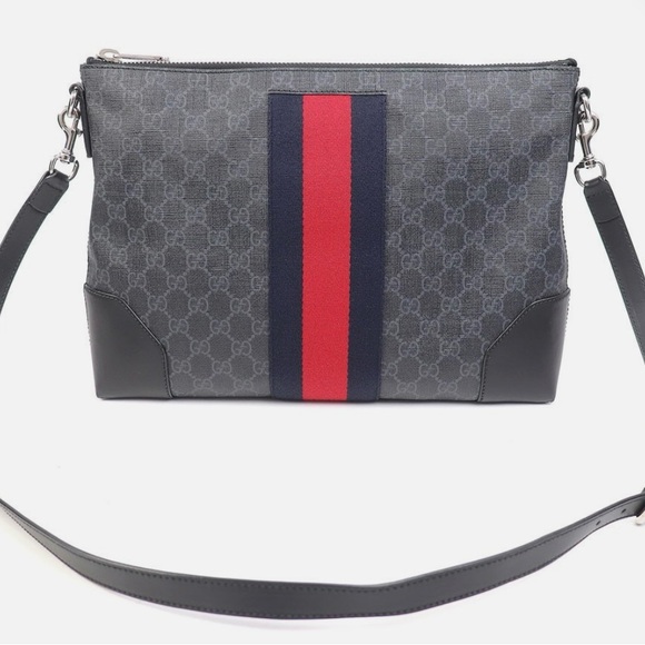 Gucci GG Supreme Canvas Messenger Bag - Picture 1 of 3